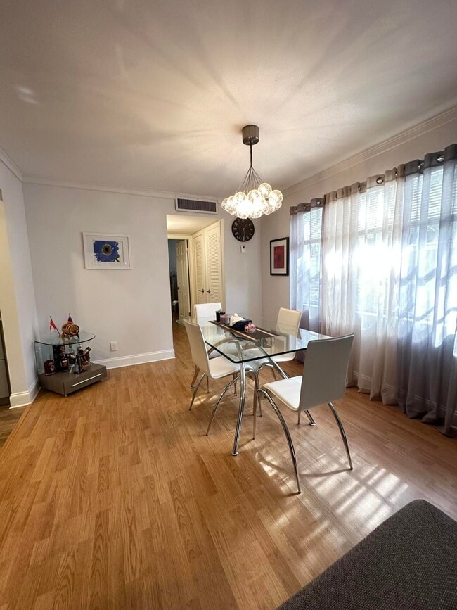 Building Photo - 370 Piedmont H