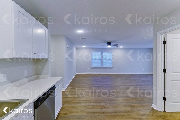 Building Photo - 11 Burnt Oak Cir