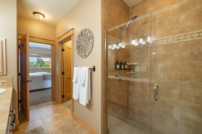 Building Photo - 2051 N Main St