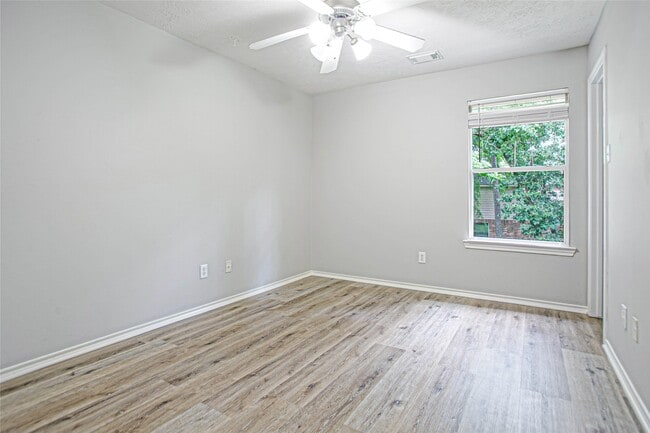 Building Photo - 43 W Spindle Tree Cir
