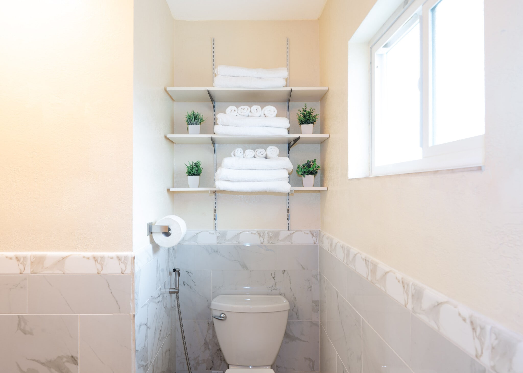 Building Photo - 12212 Buaro St