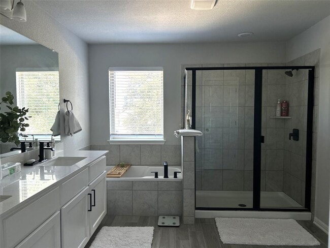 Building Photo - 700 Hays Hill Dr
