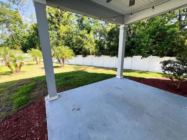 Building Photo - Updated Eagle Harbor Home with Preserve Views