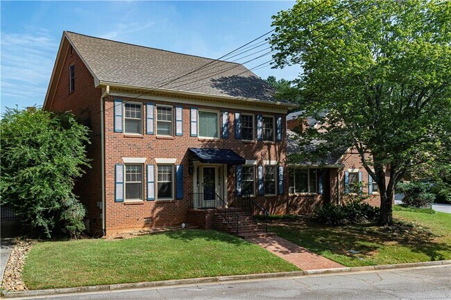 Primary Photo - 3165 Henderson Walk