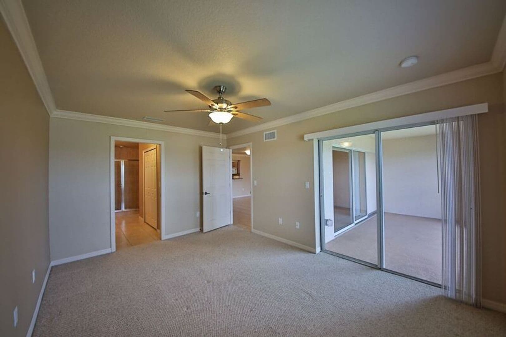 Building Photo - Santa Barbara Villas - Move in Special
