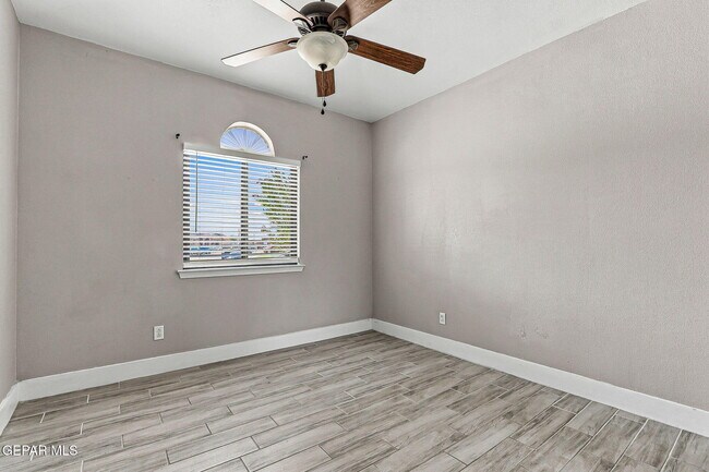 Building Photo - 14420 Navajo Point Dr