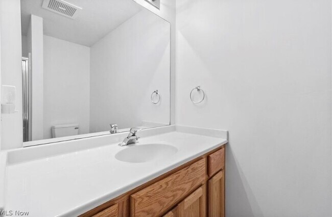 Building Photo - 14929 Lenox Dr