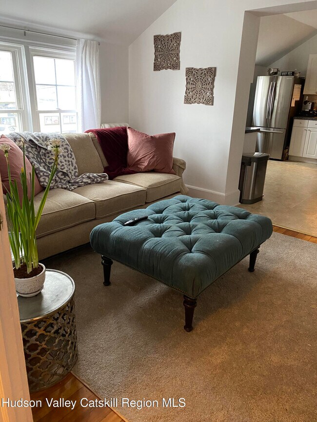 Building Photo - 502 Warren St