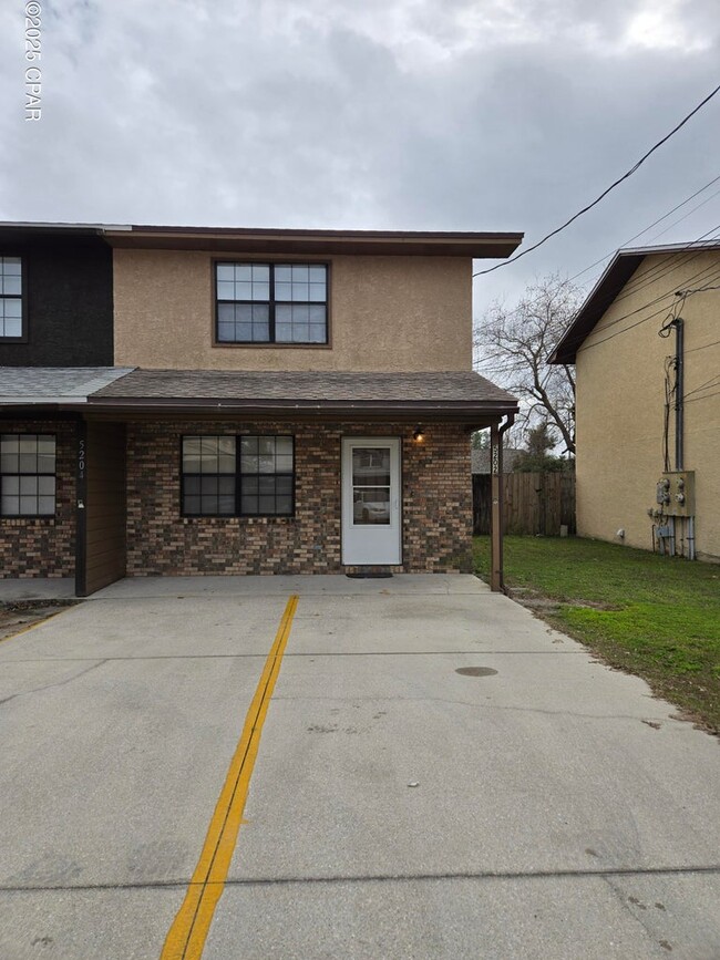 Building Photo - 5202 Marla Dr