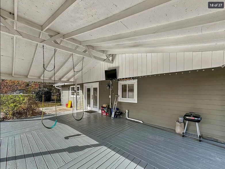 Building Photo - 1612 Vada Rd