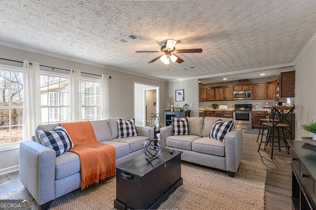 Building Photo - 196 Etowah Dr