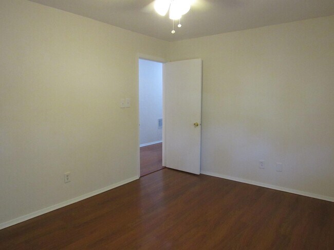 Building Photo - 800 St Denis Ct