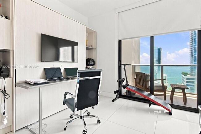Building Photo - 1010 Brickell Ave