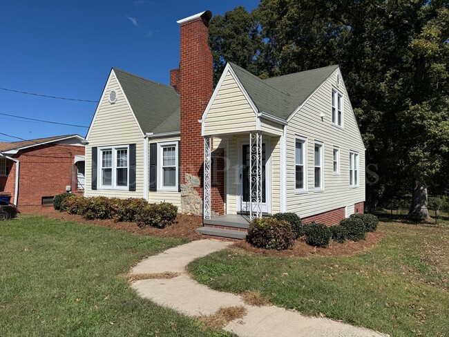 Primary Photo - 649 Linville Rd
