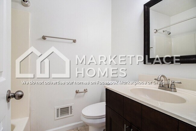 Building Photo - 5285 Oakridge Dr