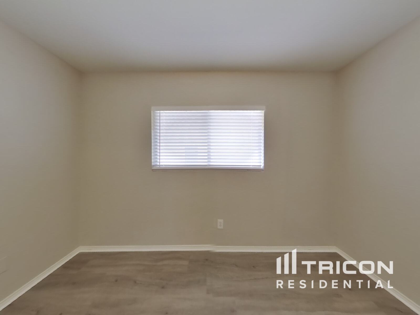 Building Photo - 353 Willow View