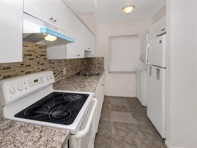 Building Photo - 2361 NE 10th St