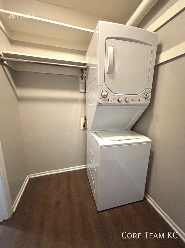 Building Photo - 3633 Walnut St