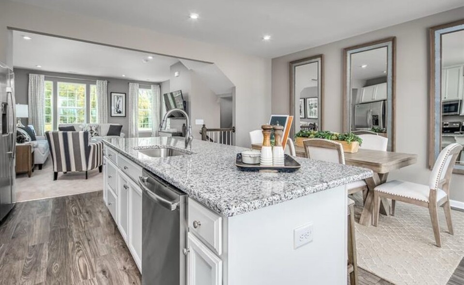 Kitchen - 7841 Blackbriar Way