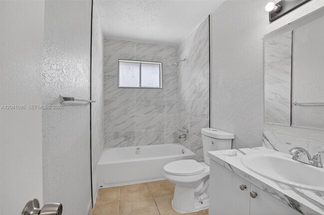 Building Photo - 2107 Catherine Dr
