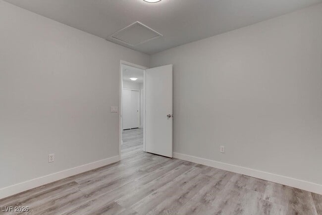 Building Photo - 4899 Lunetto Ave