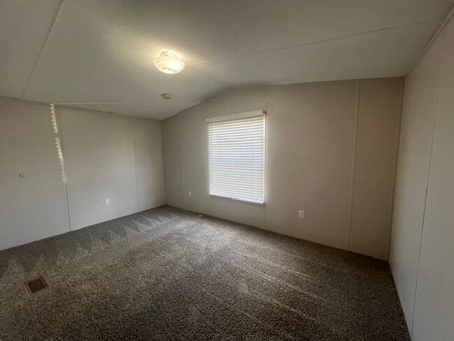 Building Photo - Don't Wait, Call Today