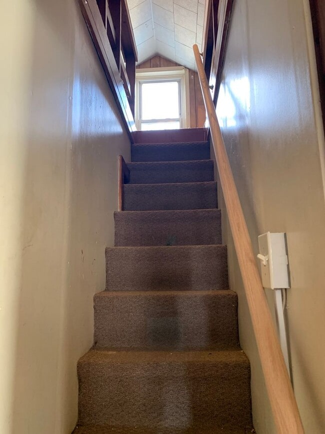 Building Photo - Charming 3-Bedroom, 1-Bathroom Single-Fami...