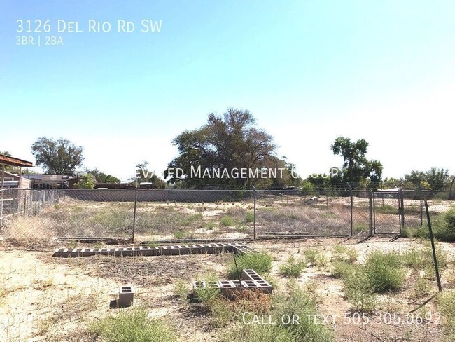 Building Photo - 3 Bedroom in Del Rio Acres/South Valley. L...