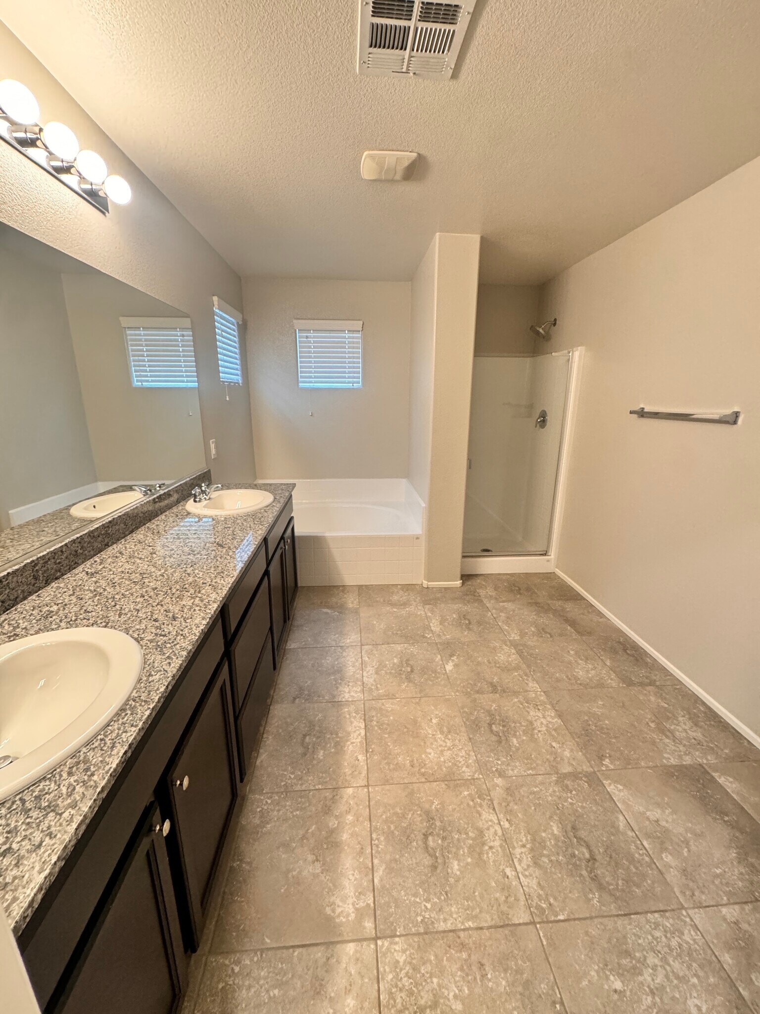 Building Photo - 4018 White Opal St