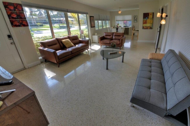 Building Photo - 3201 NE 23rd St