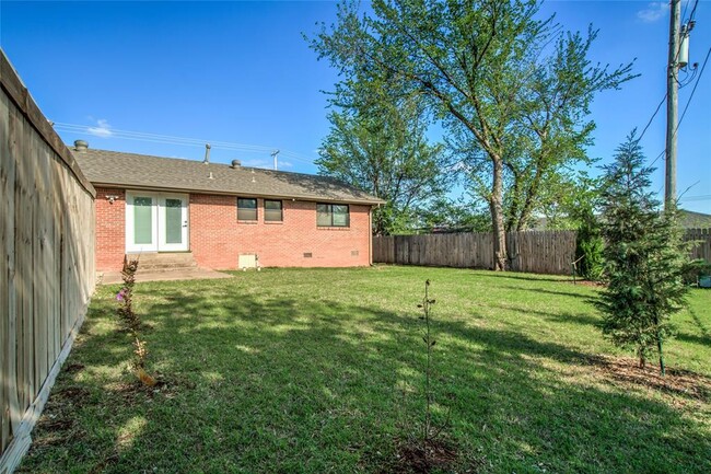 Building Photo - 1409 S Blvd
