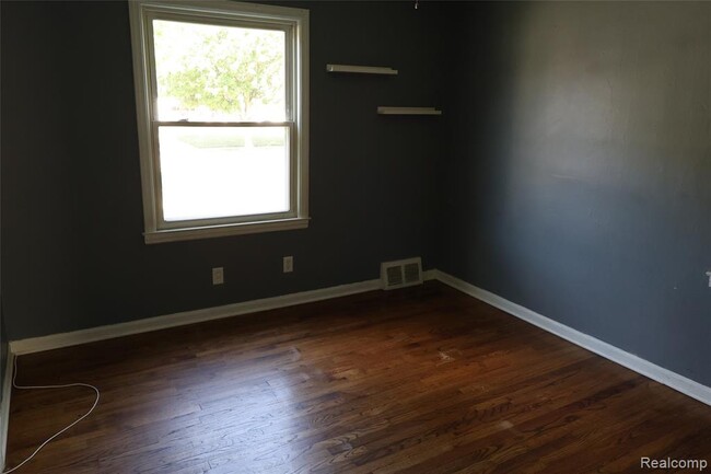 Building Photo - 27226 Lawnwood St