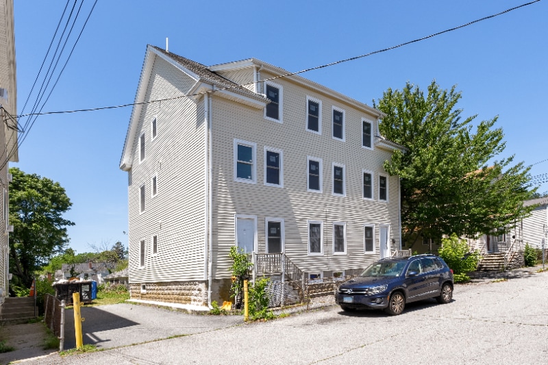Primary Photo - 5 Siegel St