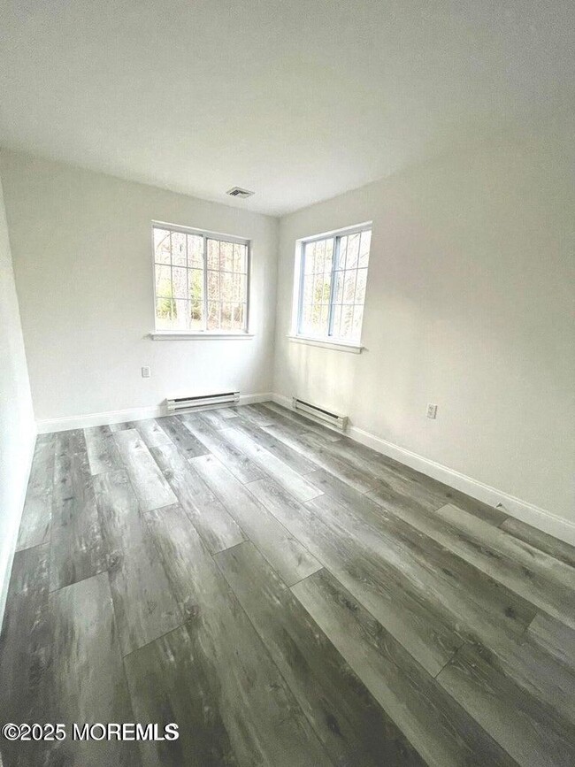 Building Photo - 19B Maplewood Dr