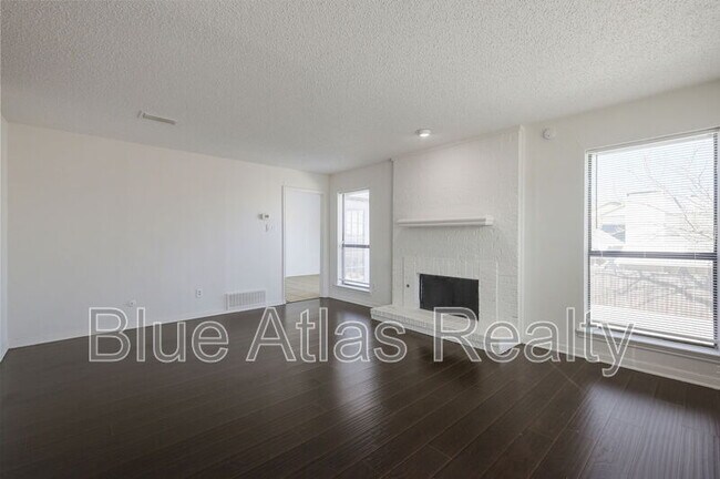 Building Photo - 701 Via Del Mar