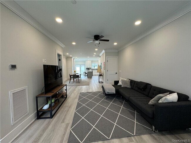 Building Photo - 38-40 Haviland St