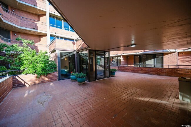 Building Photo - Modern Downtown Condo with Secure Access at Arlington Place