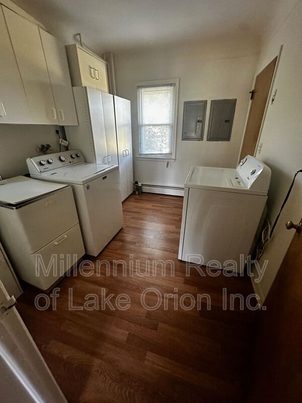 Building Photo - 22031 Lester St