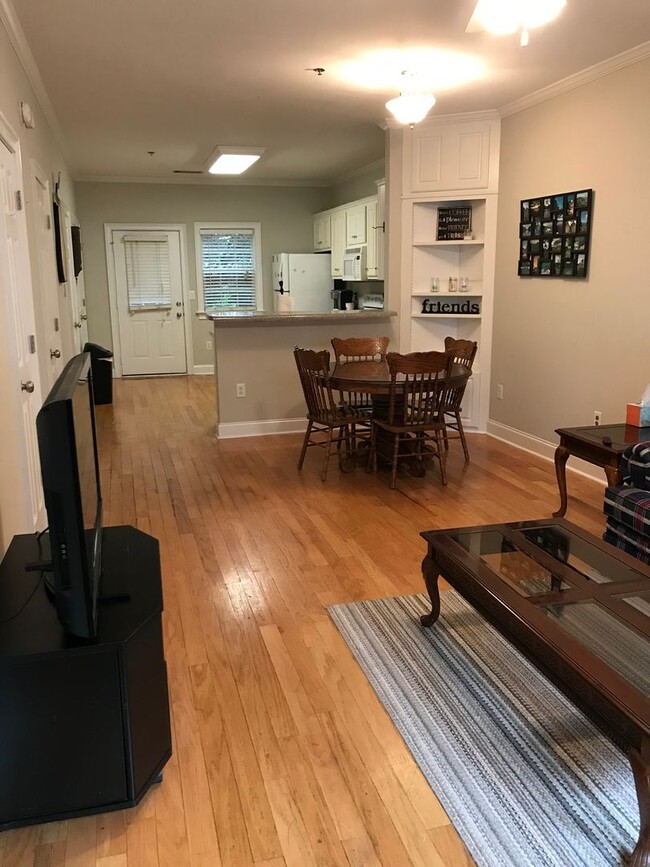 Building Photo - Stones Creek Townhome Condo!