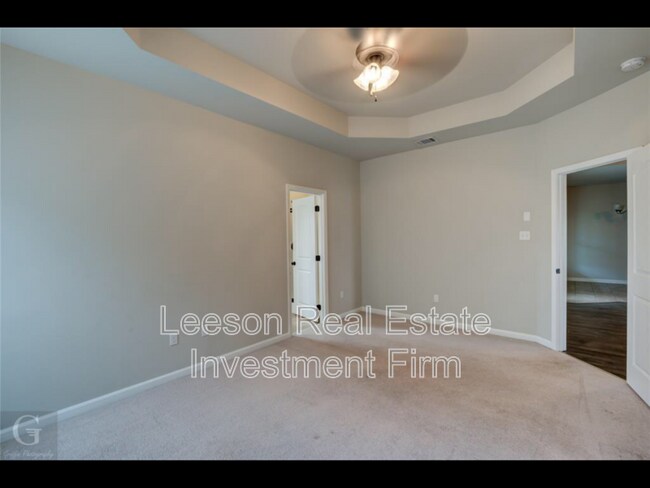 Building Photo - 652 Riverscape Dr