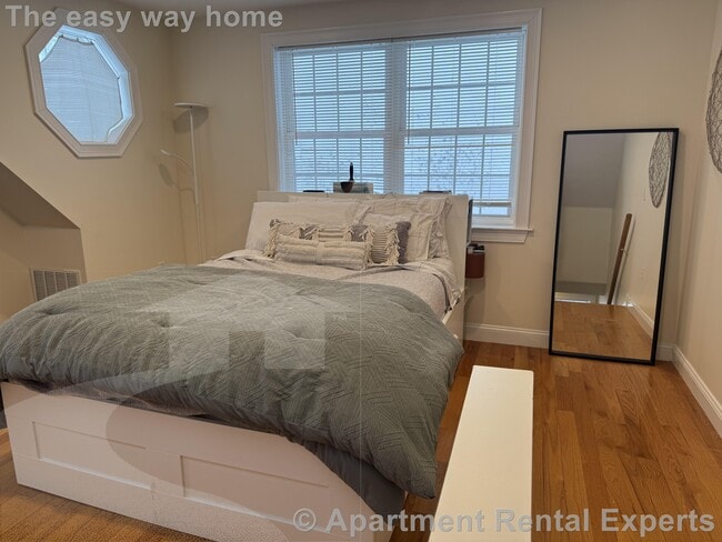 Building Photo - 11 Winthrop Ct