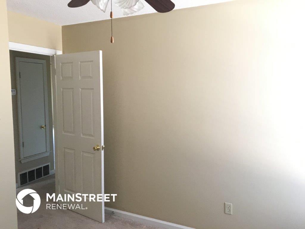 Building Photo - 8538 Highland Glen Cir N