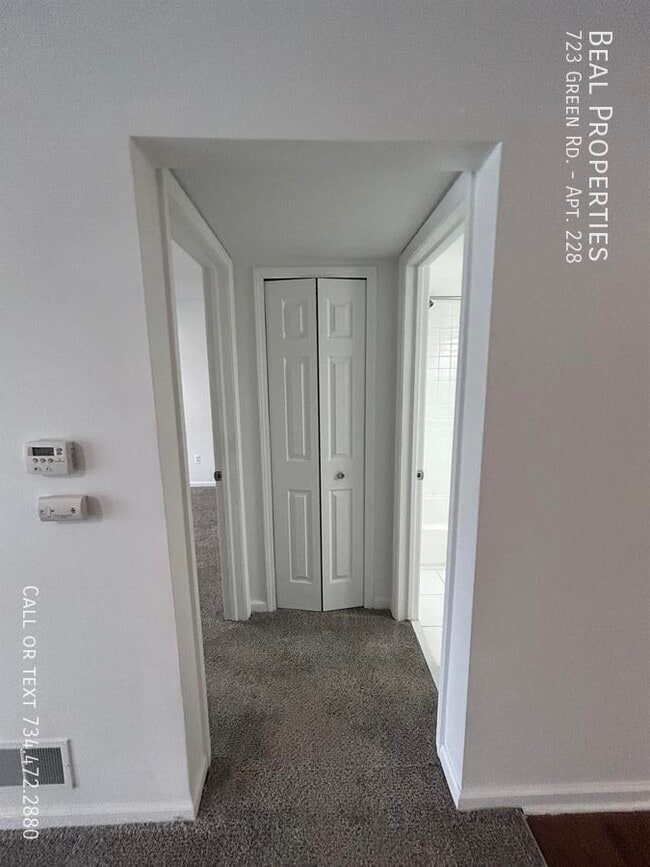 Building Photo - 723 Green Rd