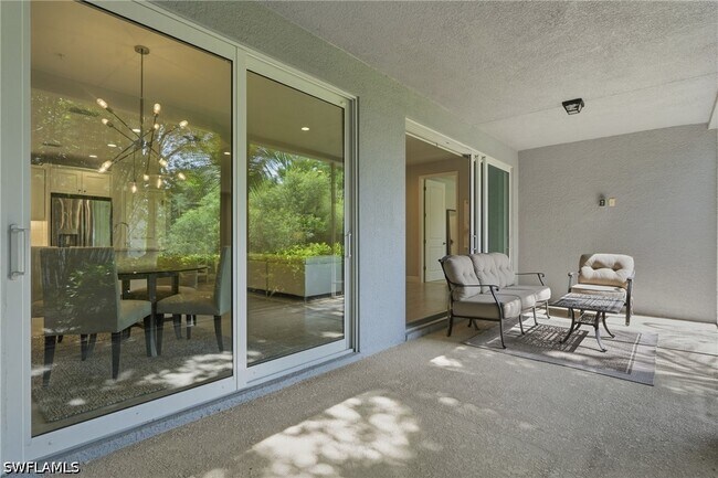 Building Photo - 2560 Seychelles Dr