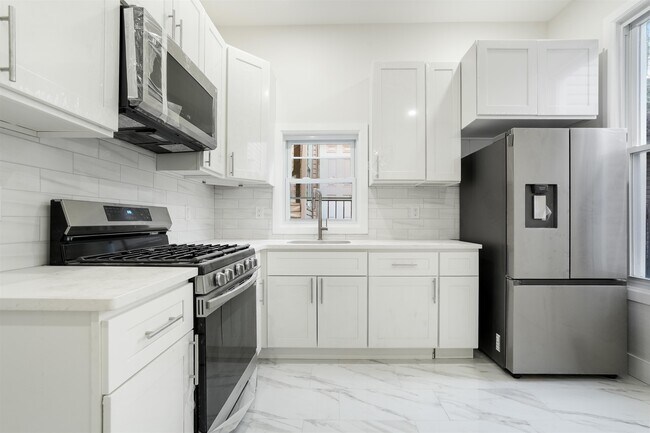 Building Photo - 1102 Central Ave