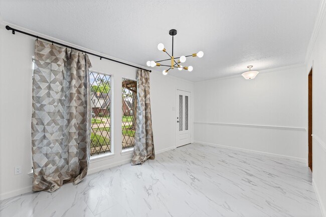 Building Photo - 110 Shadow Wood Dr