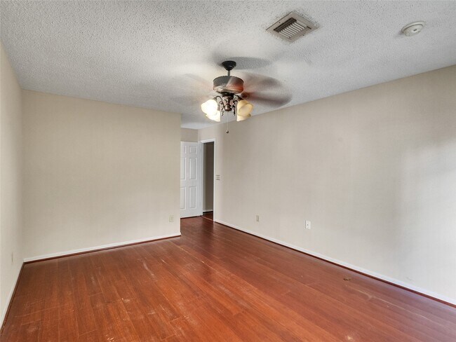 Building Photo - 9230 Wandsworth Dr