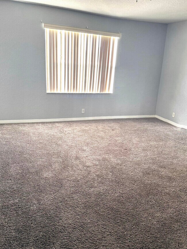 Building Photo - 3553 Forest Hill Blvd