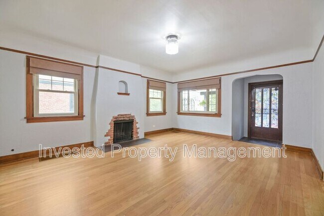 Building Photo - 1640 S Marion St