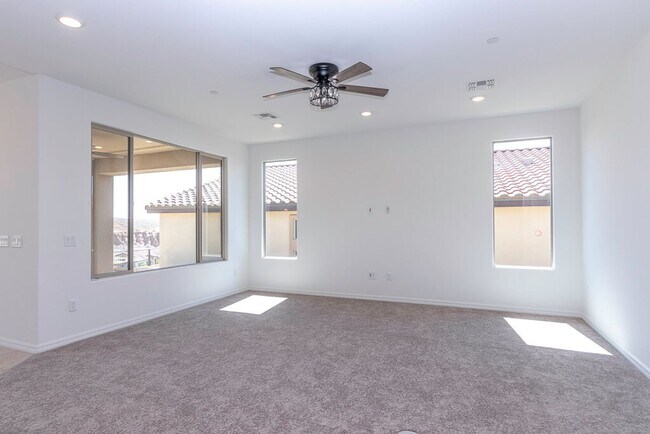 Building Photo - SINGLE STORY HOME IN GATED DEL WEBB AT LAK...